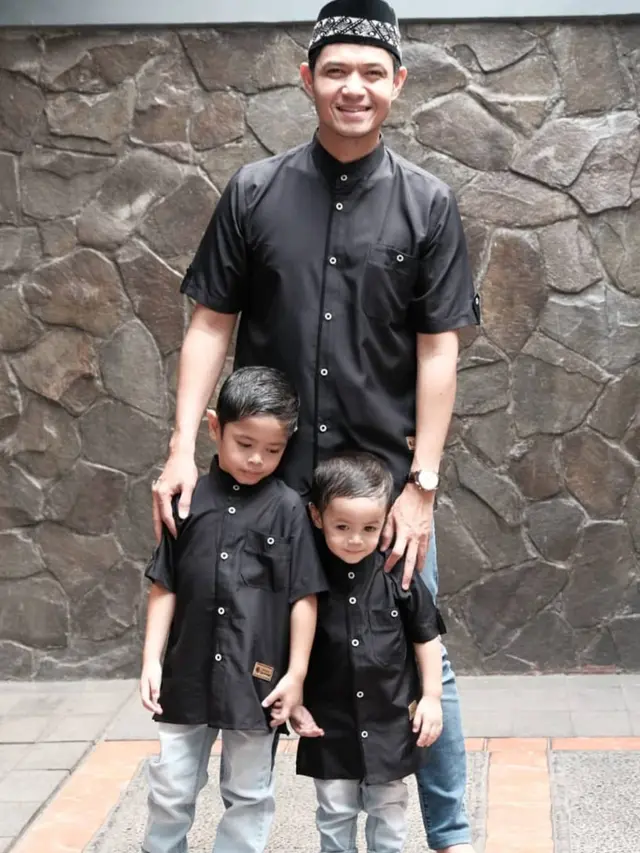 [Fimela] Dude Harlino