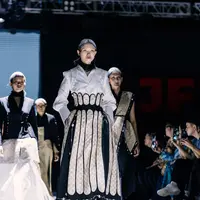 Koleksi terbaru Desainer Wilsen Willim. Dok. Wilsen Willim