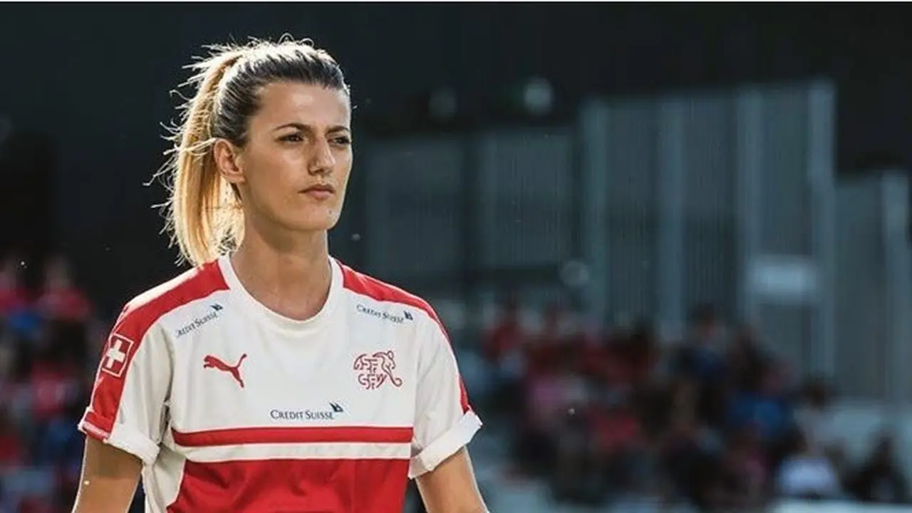 Ditemukan Tewas Saat Berlibur, Ini 6 Foto Kenangan Pesepak Bola Wanita Ismaili