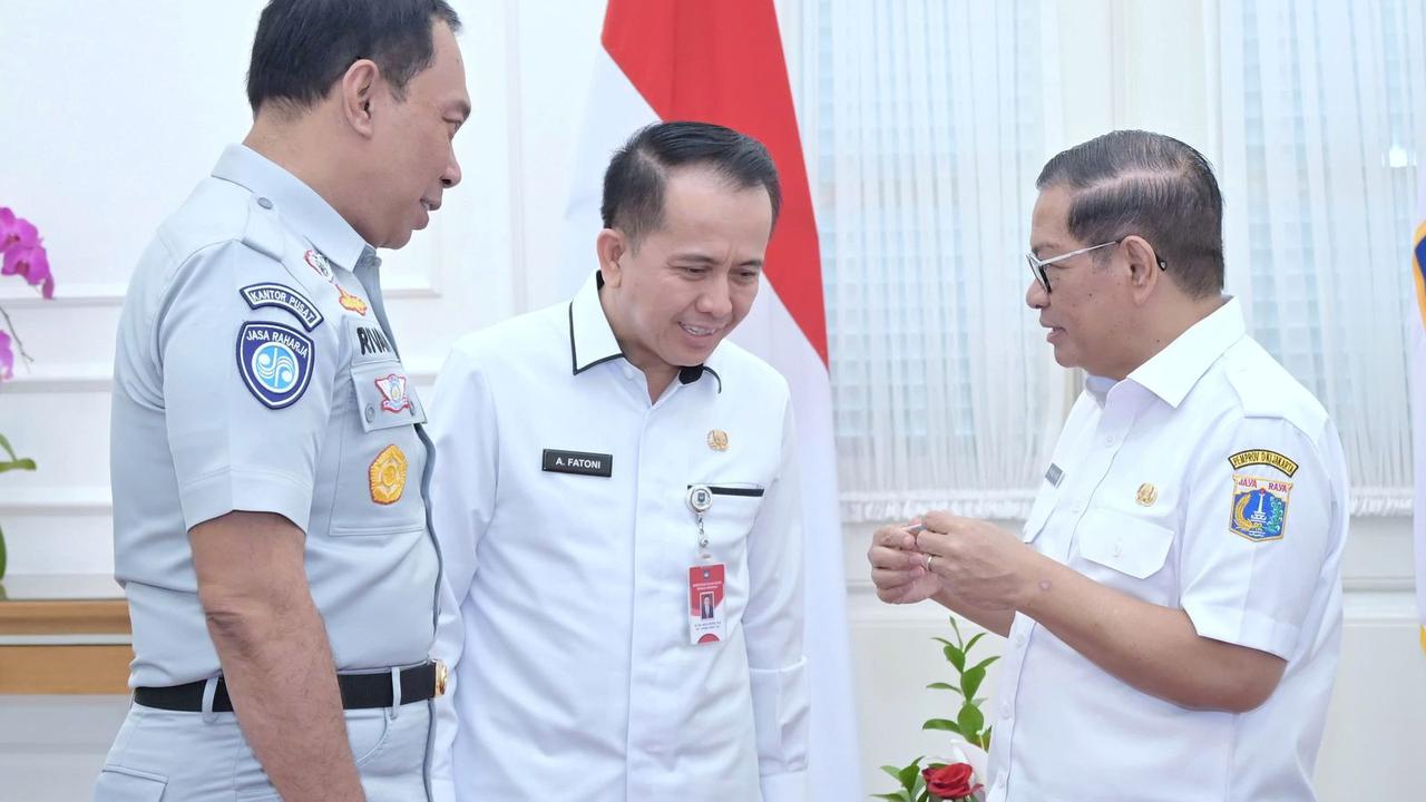 Gubernur Jakarta Pramono Anung (kanan) saat beraudiensi dengan para pemangku kepentingan soal kebijakan Samsat di Jakarta, utamanya tentang pajak kendaraan bermotor, Rabu (23/4) (Istimewa)