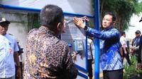 Ketua Pansus Perparkiran DPRD DKI Jakarta, Jupiter menyegel lantaran menemukan lokasi parkir ilegal. (Foto: Istimewa).