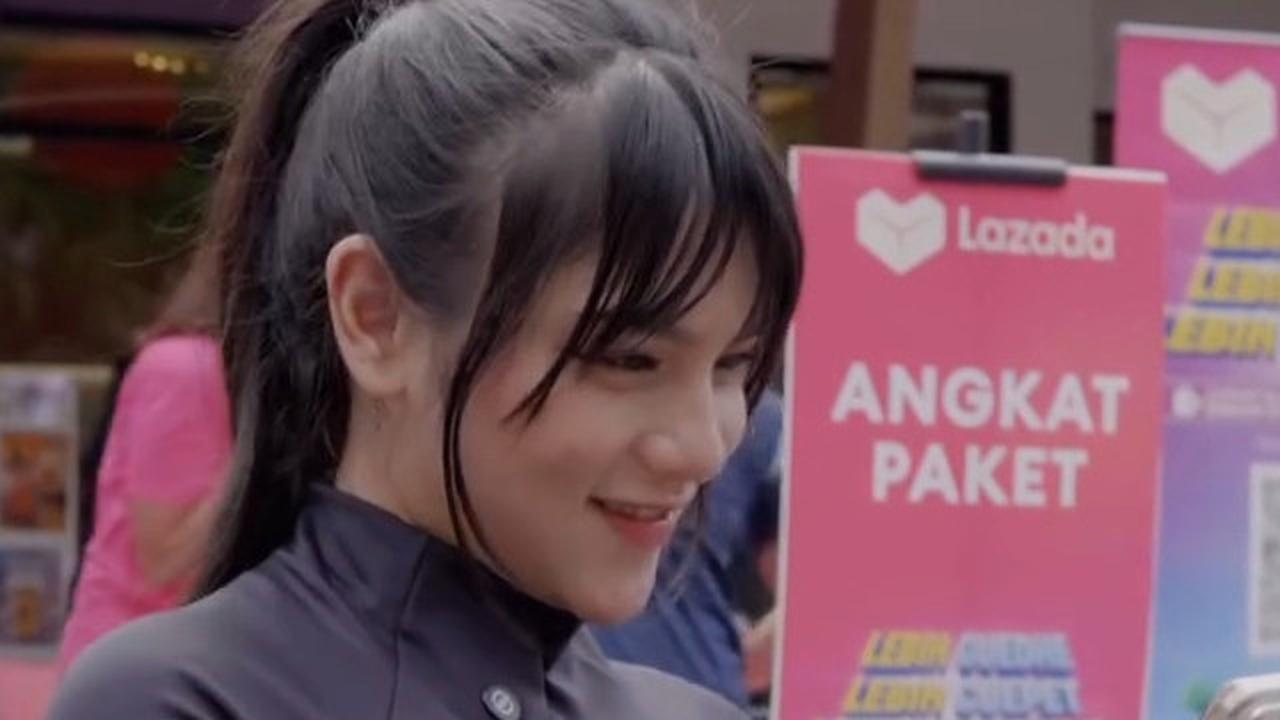 Tampil dengan Tatapan 'Maut' Kenakan Outfit Hitam, 5 Potret Terbaru Davina Karamoy Banjir Sorotan