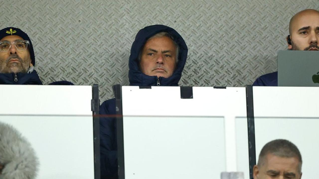 Hasil Pertandingan AZ Alkmaar vs Fenerbahce di Liga Europa: Tim Asuhan Jose Mourinho Kalah 3-1