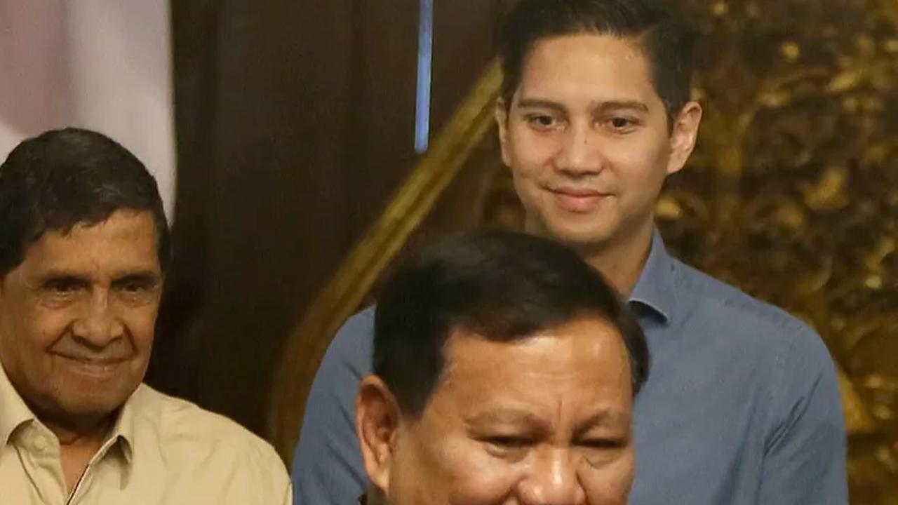 VIDEO: Prabowo Beri Hormat Luhut Pandjaitan "Salah Satu Jenderal TNI Terbaik Indonesia"