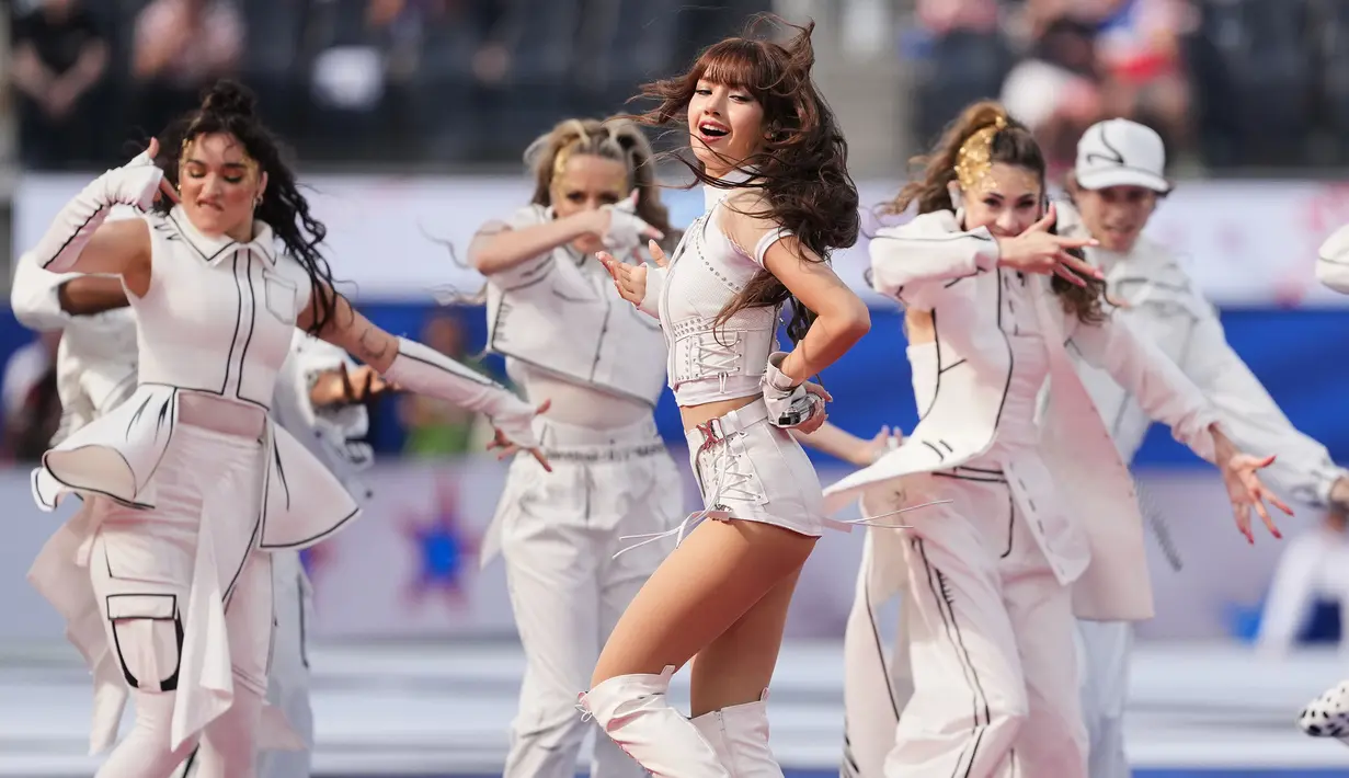 Lagu “Goals” sendiri menghadirkan perpaduan antara Latin pop, K-pop, dan Afrobeats dengan beat yang enerjik. (AP Photo/Jae C. Hong)