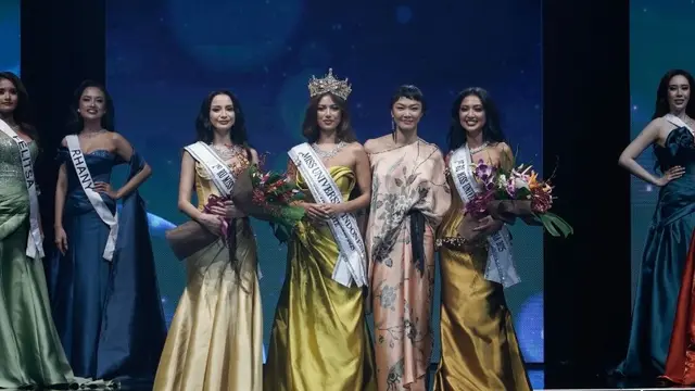 Potret Sanly Liu selama Ajang Miss Universe Indonesia 2025