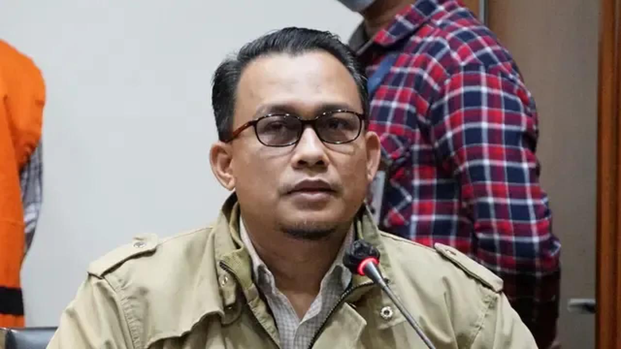 "Konfirmasi tidak bisa hadir. Akan dijadwalkan ulang," kata Ali saat dikonfirmasi merdeka.com, Jumat (14/7).