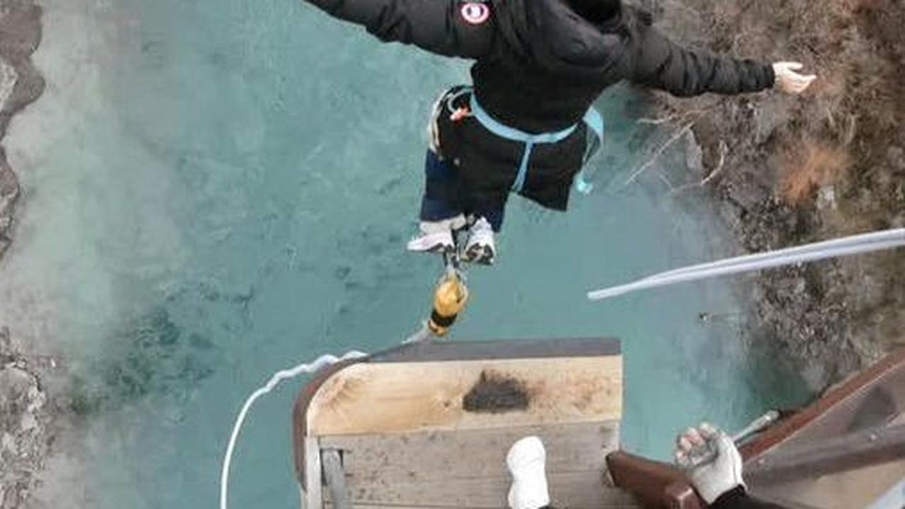 10 Momen Menegangkan Naysilla Mirdad 'Bungee Jumping' Terjun dari Atas Jembatan di Selandia Baru, Netizen: Gila Pemberani Banget!