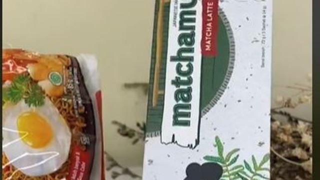 Wanita Bikin Mi Instan dengan Bumbu Matcha, Rasanya Tak Terduga