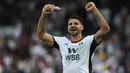 Aleksandar Mitrovic. Striker Serbia berusia 28 tahun yang kini memasuki musim ke-5 bersama Fulham di Liga Inggris ini tampil mengejutkan di awal musim 2022/2023. Hingga pekan ke-7 ia tampil tajam dengan mencetak 6 gol, bersanding dengan Harry Kane di posisi kedua top skor sementara. Ia mampu mengungguli ketajaman dua top skor musim lalu, Mohamed Salah dan Son Heung-min. (AFP/Adrian Dennis)