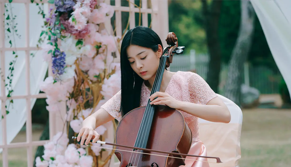 Seol In Ah memerankan Se Kyung yang dicintai Lee Chan pada tahun 1995 namun bertepuk sebelah tangan. Se Kyung dikenal sebagai dewi cello yang menjadi inspirasi semua orang dengan kecantikannya yang anggun dan murni.