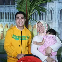 Keluarga adalah yang utama jadi setelah kelar syuting atau nyanyi langsung kumpul sama keluarga. Kalau sudah di rumah, biasanya kita kuliner atau nonton DVD," kata Aldi. "Istri adalah partner dalam mengarungi rumah tangga," sambungnya. 