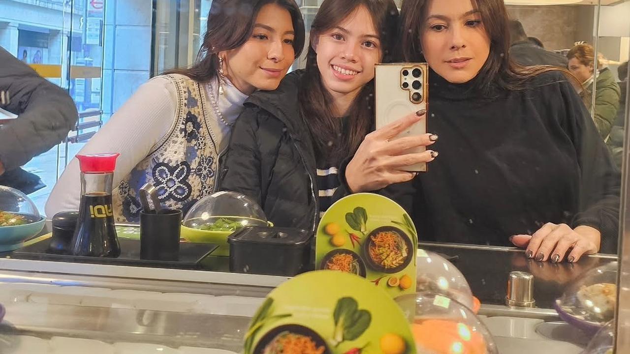 Ibu Anak Kompak, 7 Potret Wulan Guritno Bareng Ketiga Anaknya - Penuh Keseruan Liburan di London