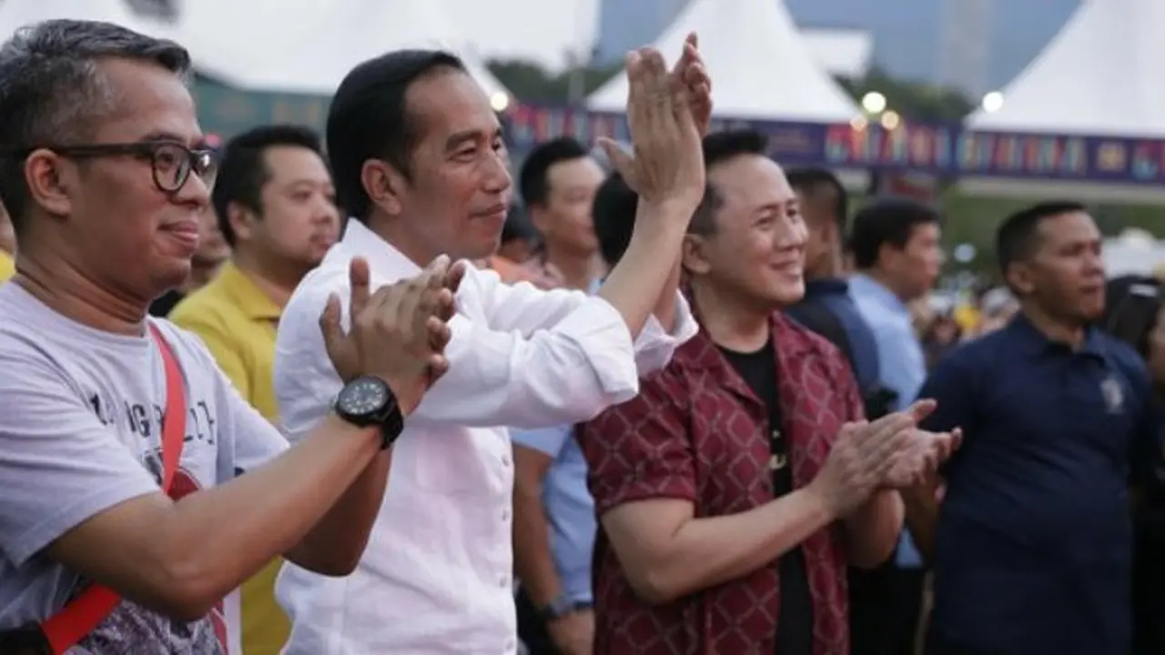 Jokowi kungjungi WTF 2018. (KapanLagi.com/Agus Apriyanto)