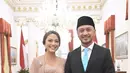 Cynthia Ganesha tampil mengenakan kebaya bernuansa dusty pink yang tampak begitu manis. [Foto: Instagram/ Cynthia Ganesha]