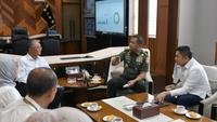 Bertemu Menteri PU dan KSAD, Seskab Teddy Bahas Pemulihan Fasilitas PascaBencana Sumatera