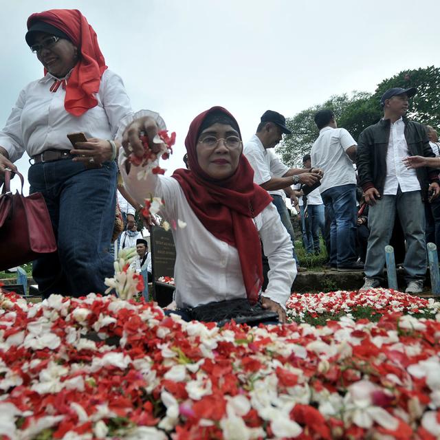 Air Mata Murni Untuk Buah Hati Yang Jadi Korban Tragedi Mei 1998