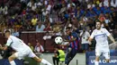 Penyerang Barcelona, Ansu Fati mencoba melakukan tembakan saat bertanding melawan Viktoria Plzen pada pertandingan Grup C Liga Champions di stadion Camp Nou di Barcelona, Spanyol, Kamis (8/9/2022). Dengan kemenangan ini, Barcelona berhasil memimpin klasemen dengan 3 poin. (AP Photo/Joan Monfort)