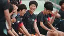 Sesi latihan tersebut berlangsung di Suwon, Korea Selatan pada Senin (19/05/2026) waktu setempat. (AP Photo/Lee Jin-man)