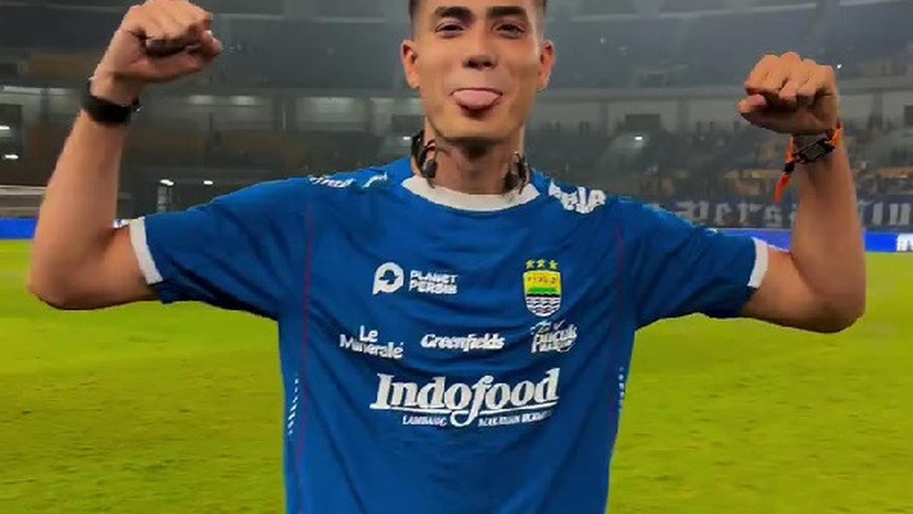 Aisar Khaled Nonton Persib Bandung, Malah Jadi Bintang di Tribun