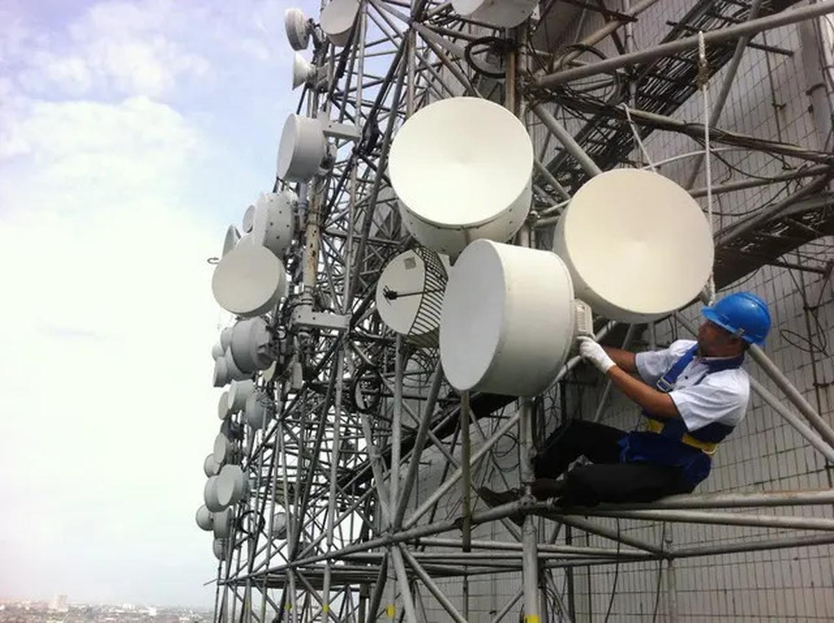 Indosat Tunjuk Wamenkomdigi Nezar Patria Jadi Komut