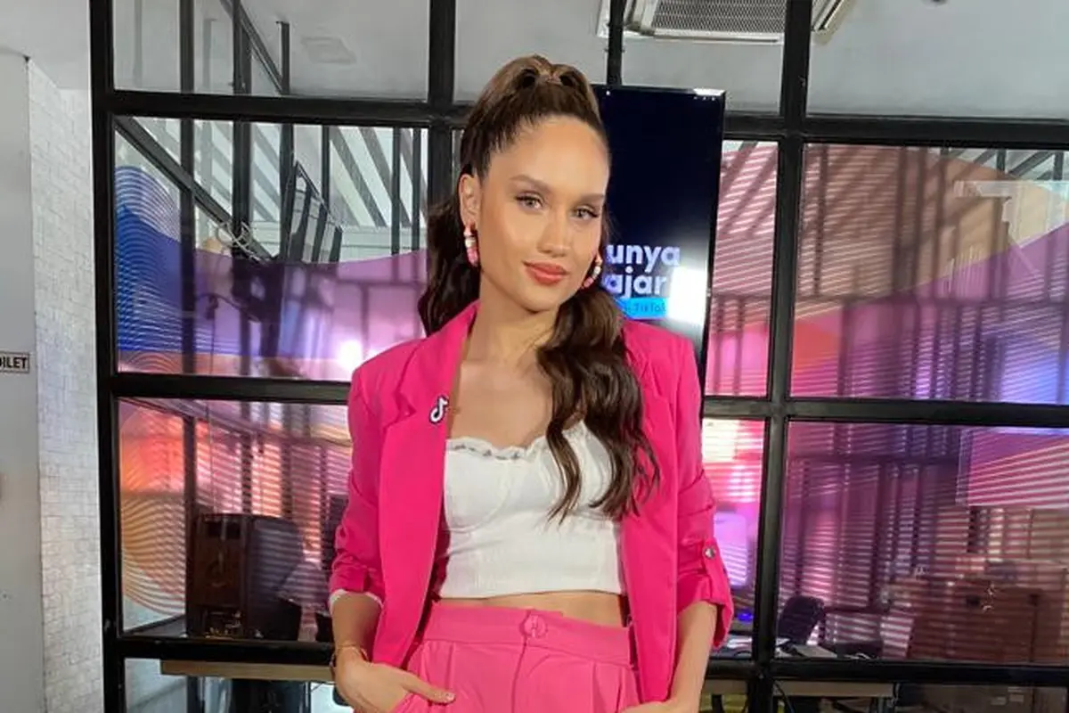 Cinta Laura