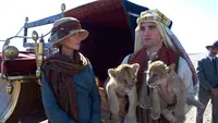 Robert Pattinson mengenakan sorban di trailer 'Queen Of The Desert'. Foto: inquisitr.com