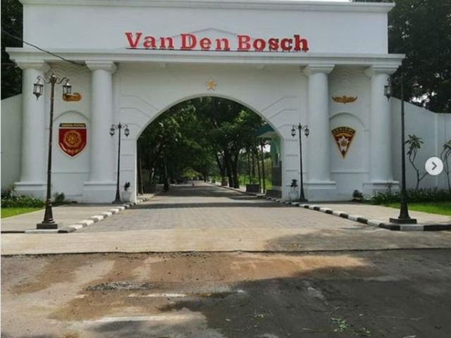 6 Fakta Menarik Benteng Van Den Bosch Markas Belanda Di Ngawi