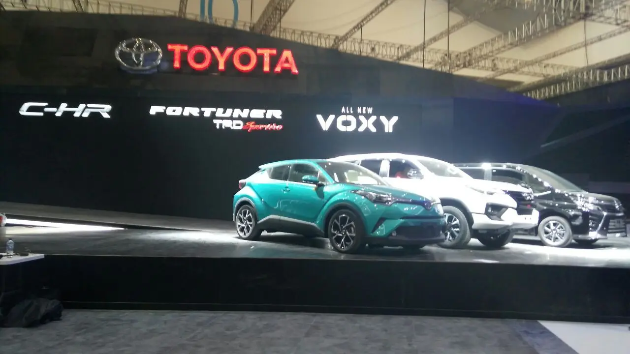 Toyota C-HR, Fortuner, dan All new Voxy di GIIAS 2017 (Arief A/Liputan6.com)