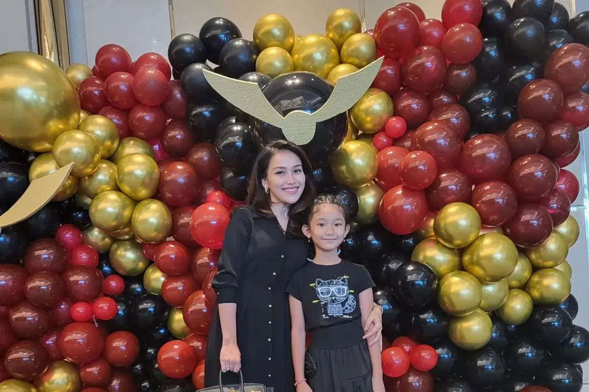 Ayu Ting Ting dan Bilqis di acara ulang tahun anak Krisdayanti. (Foto: Instagram/ayutingting92)