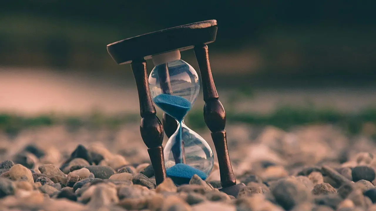 45 Time Flies Quotes to Help You Value Your Time More