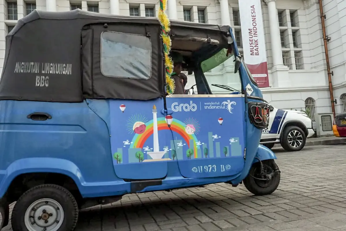 Berapa Tarif Naik Bajaj Online untuk Wisata Keliling Kota Tua Jakarta?