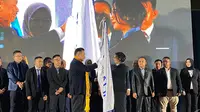 Penyerahan bendera Peradi dari Otto Hasibuan ke Ketua Peradi DPC Palangka Raya, Kartika Candrasari di Bahalap Hotel, Palangka Raya, Senin (9/9/2024).