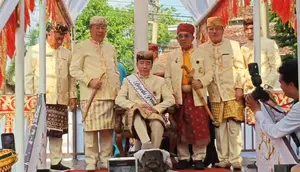 Makna Prosesi Injak Kepala Kerbau saat Jokowi Terima Gelar Adat Lampung