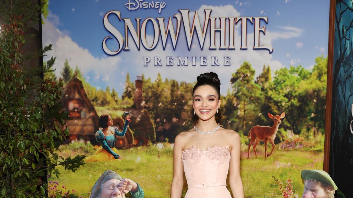 Rachel Zegler Bersinar Bak Putri Modern di World Premiere Snow White