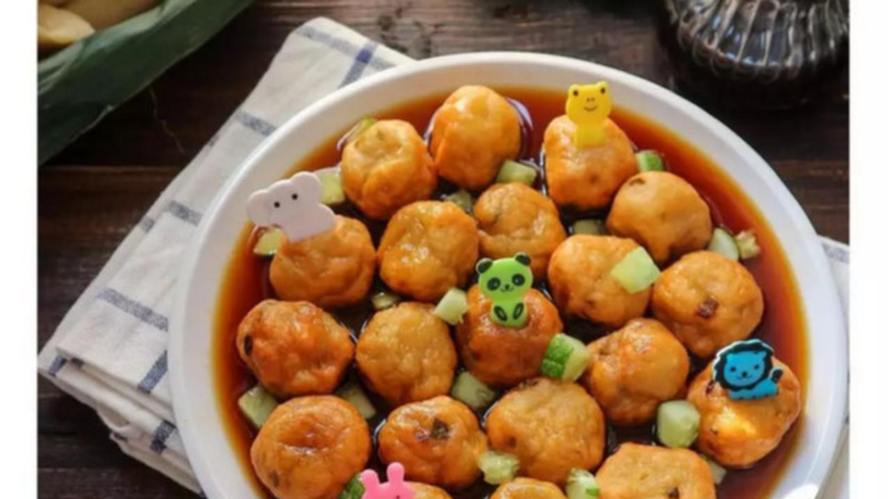 6. Pempek adaan bulat<br>