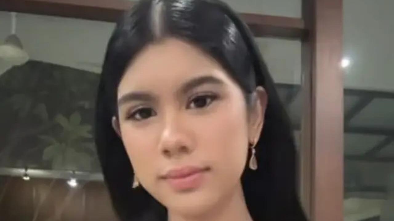 Pesona Almira Putri Annisa Pohan saat Hadir Prom Night Dipulas Makeup Natural dengan Atasan Bustier yang On Point