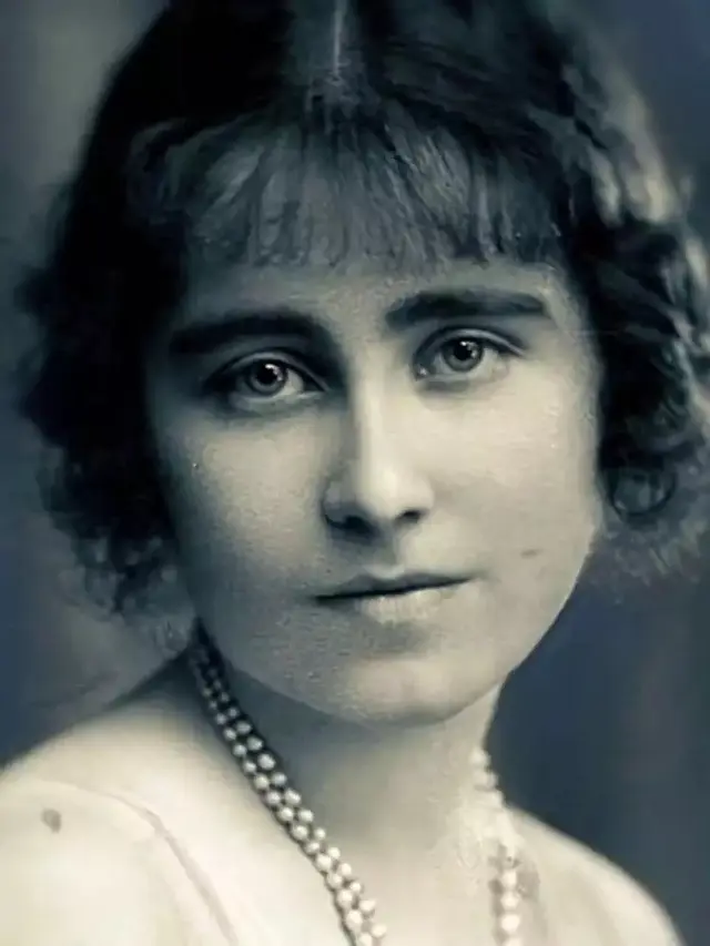 [Fimela] Ratu Elizabeth II