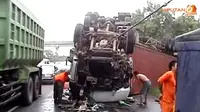 [VIDEO] Tabrakan Beruntun di Tol Cipularang, 2 Orang Luka