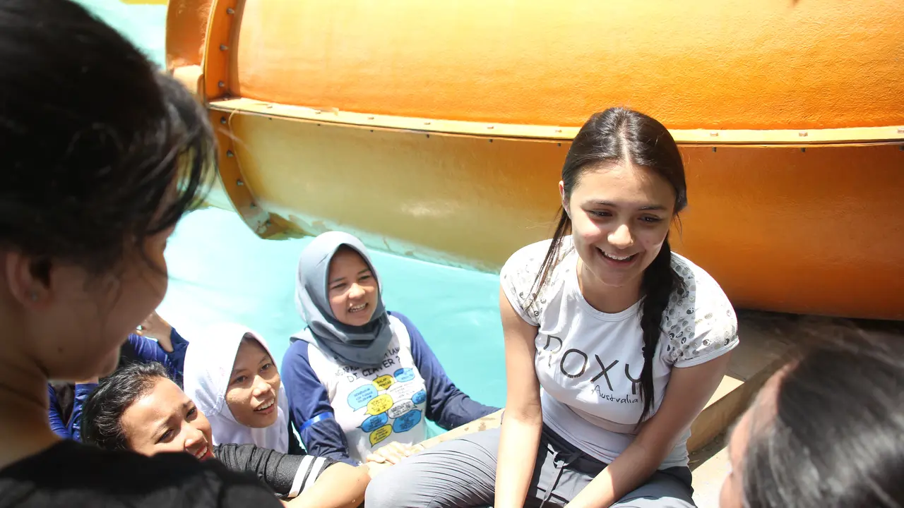 [Bintang] A: Aku, Benci & Cinta 