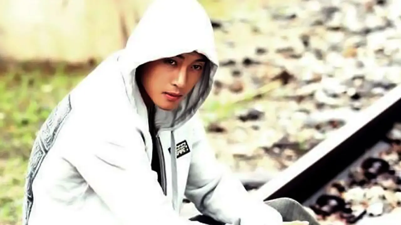 kim-hyun-joong-131120b.jpg