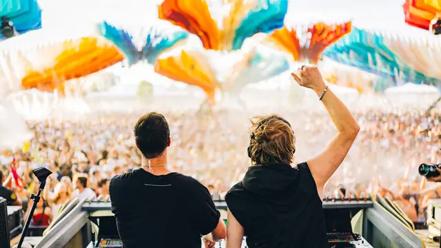 Bob Moses tampil di tenda DoLab pada hari pertama Festival Musik dan Seni Coachella Valley 2025 pada tanggal 11 April 2025 di Indio, California.