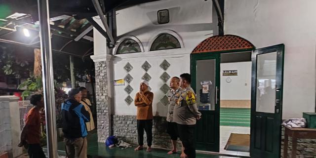 Geger Penemuan Mayat Tanpa Identitas di Toilet Masjid Sukabumi