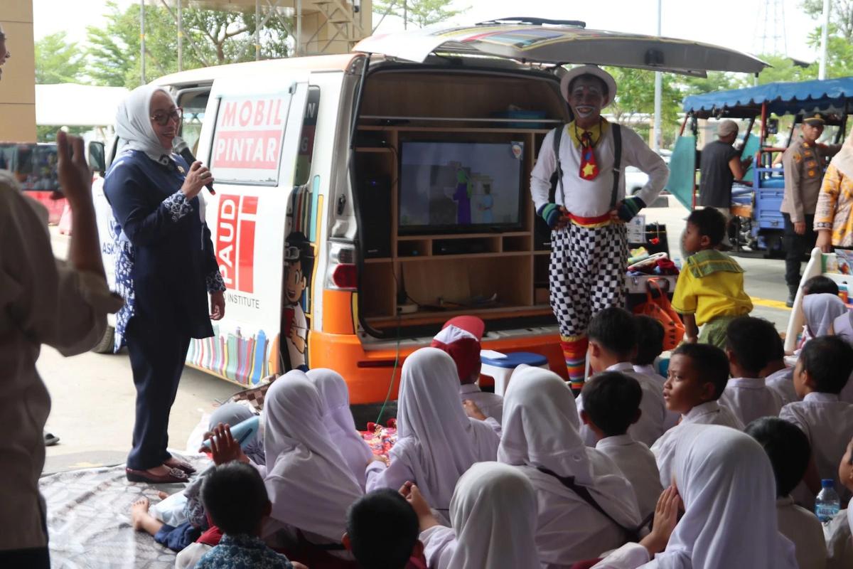 Askrindo-KemenPPA Salurkan Dukungan Pendidikan dan Kesehatan untuk Anak Pesisir