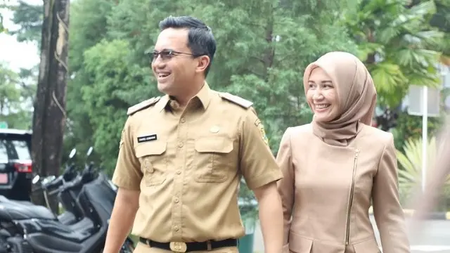Potret Sahrul Gunawan dan Dine Mutiara menghadiri acara Kejaksaan Negeri Kabupaten Bandung (Sumber: Instagram/dine.pearl dan Instagram/sahrulgunawanofficial)