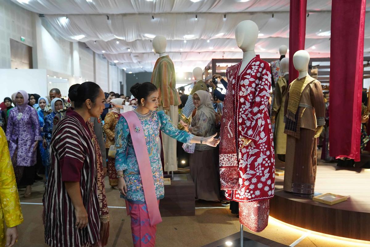FOTO: Semangat Persit Bisa Hidupkan HUT Ke-80 dengan Balutan Budaya Nusantara