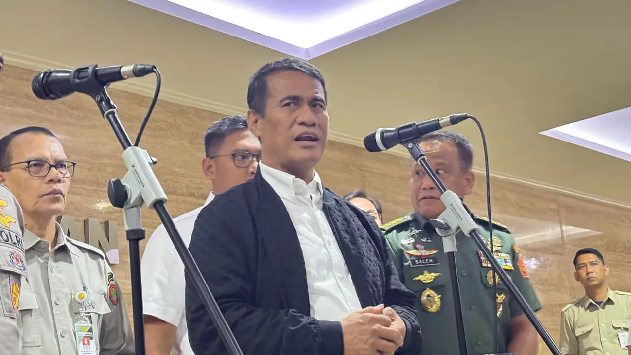 Menteri Pertanian Amran Sulaiman saat konferensi pers Percepatan Penyerapan gabah/beras, di Kantor Kementan, Senin (10/2/2025). (Foto: Liputan6.com/Tira Santia)
