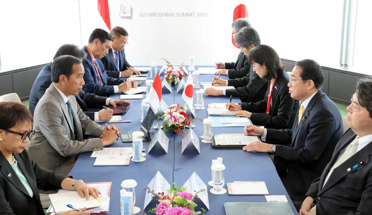 Jokowi juga membahas sejumlah hal terkait peningkatan kemitraan kedua negara salah satunya, mengenai Indonesia-Japan Economic Partnership Agreement (IJEPA). Indonesia berharap perundingan terkait IJEPA dapat diselesaikan pada September 2023. (JAPAN POOL/JIJI PRESS)