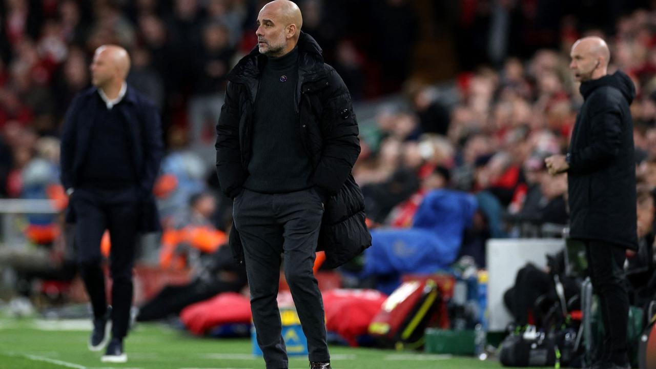 Gaya Pep Guardiola Pamer 6 Jari untuk Balas Ejekan Pendukung Liverpool