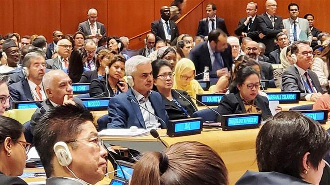 Menteri Kesehatan Nila Moeloek bersama Menko PMK Puan Maharani menghadiri sidang pleno High Level Meeting on Universal Health Coverage (HLM UHC) di New York, Amerika Serikat pada Senin (23/9/2019). (Dok Humas Kementerian Koordinator Bidang Pembangunan Manusia dan Kebudayaan RI)